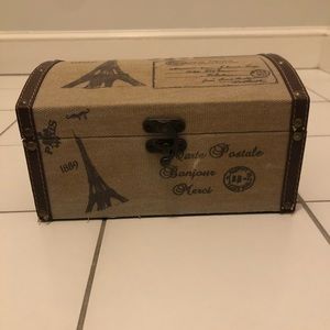 vintage style storage box